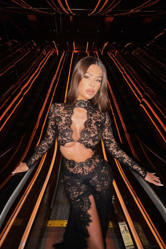 Mock Cut Out Lace Gown | Dress In Beauty