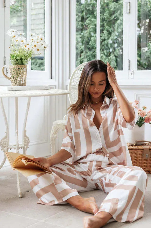 Women's White Satin Lounge Set with Geometric Print - View 6 | WEUXS