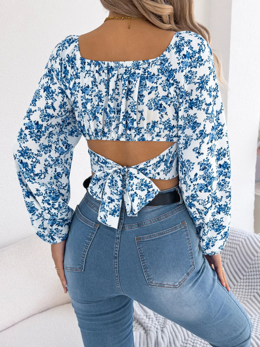 Romantic White Floral Lantern Sleeve Crop Top - WEUXS