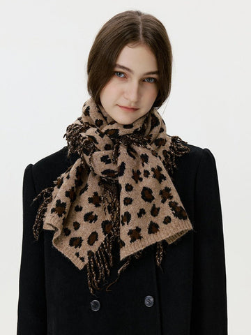 Vintage Leopard Print Knit Scarf