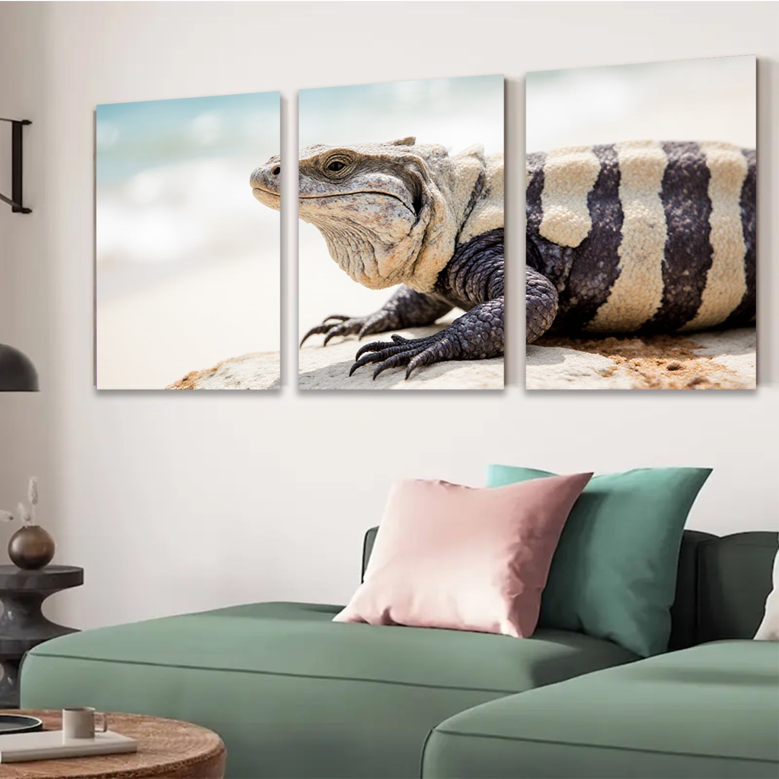 2D flat 1pc Majestic Black Iguana Portrait Wildlife Art Coastal Decor Living Room Bedroom Gallery Wrapped Canvas Print Modern Farmhouse Accent Wall Art