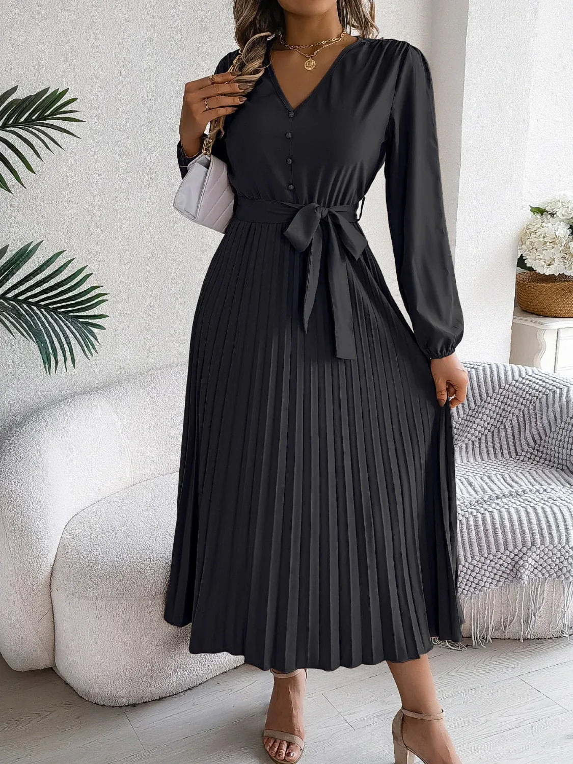Vintage Khaki V-Neck Pleated Maxi Dress - View 29 | WEUXS