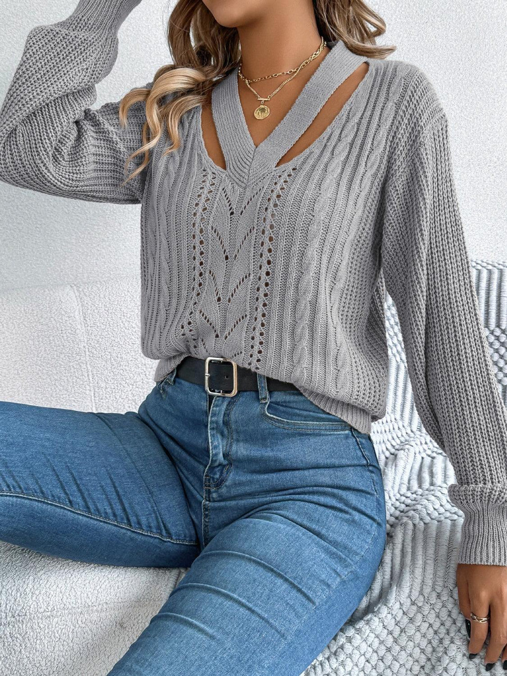 Cable knit V-neck sweater with cutout detail - View 13 | WEUXS