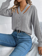 Cable knit V-neck sweater with cutout detail - View 13 | WEUXS