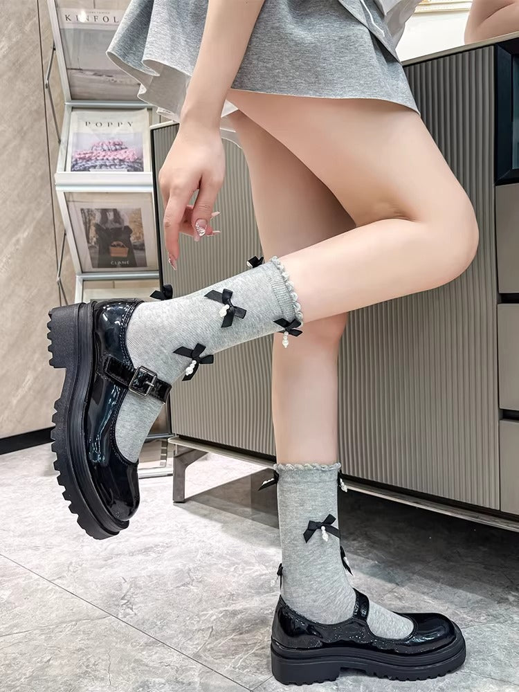 Grey knee-high socks with black satin bows and white pearl embellishments - View 6 | WEUXS