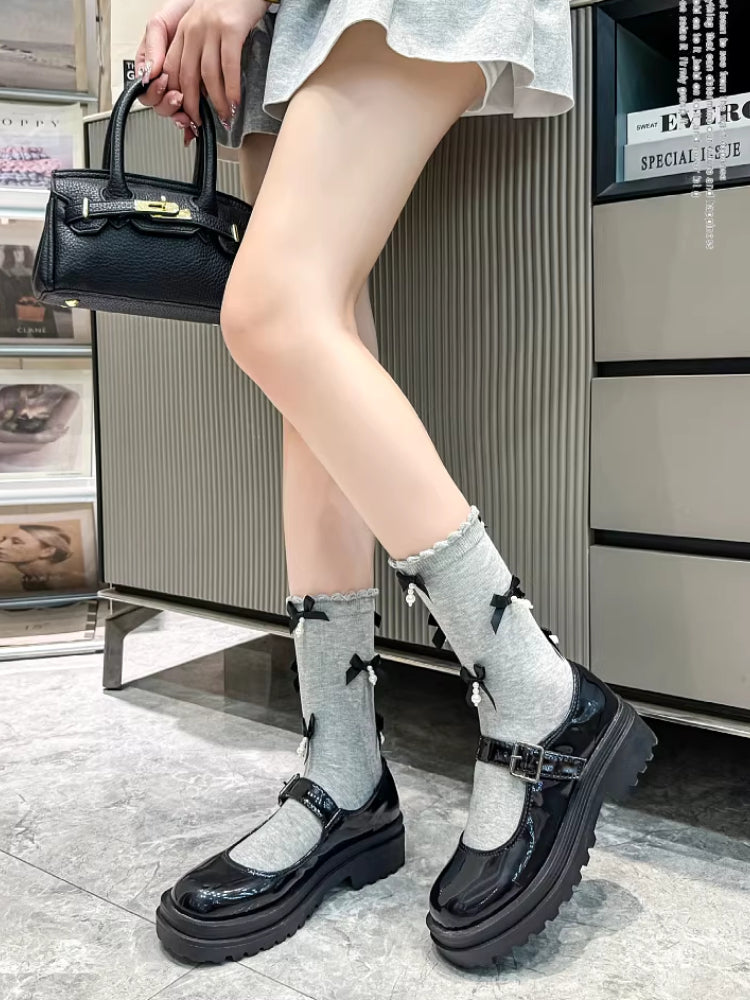 Grey knee-high socks with black satin bows and white pearl embellishments - View 9 | WEUXS