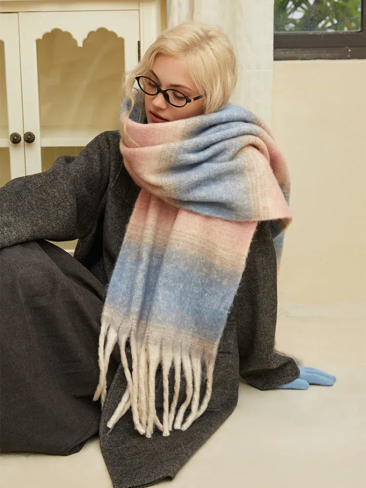 Woman wearing an oversized gradient scarf - View 6 | WEUXS