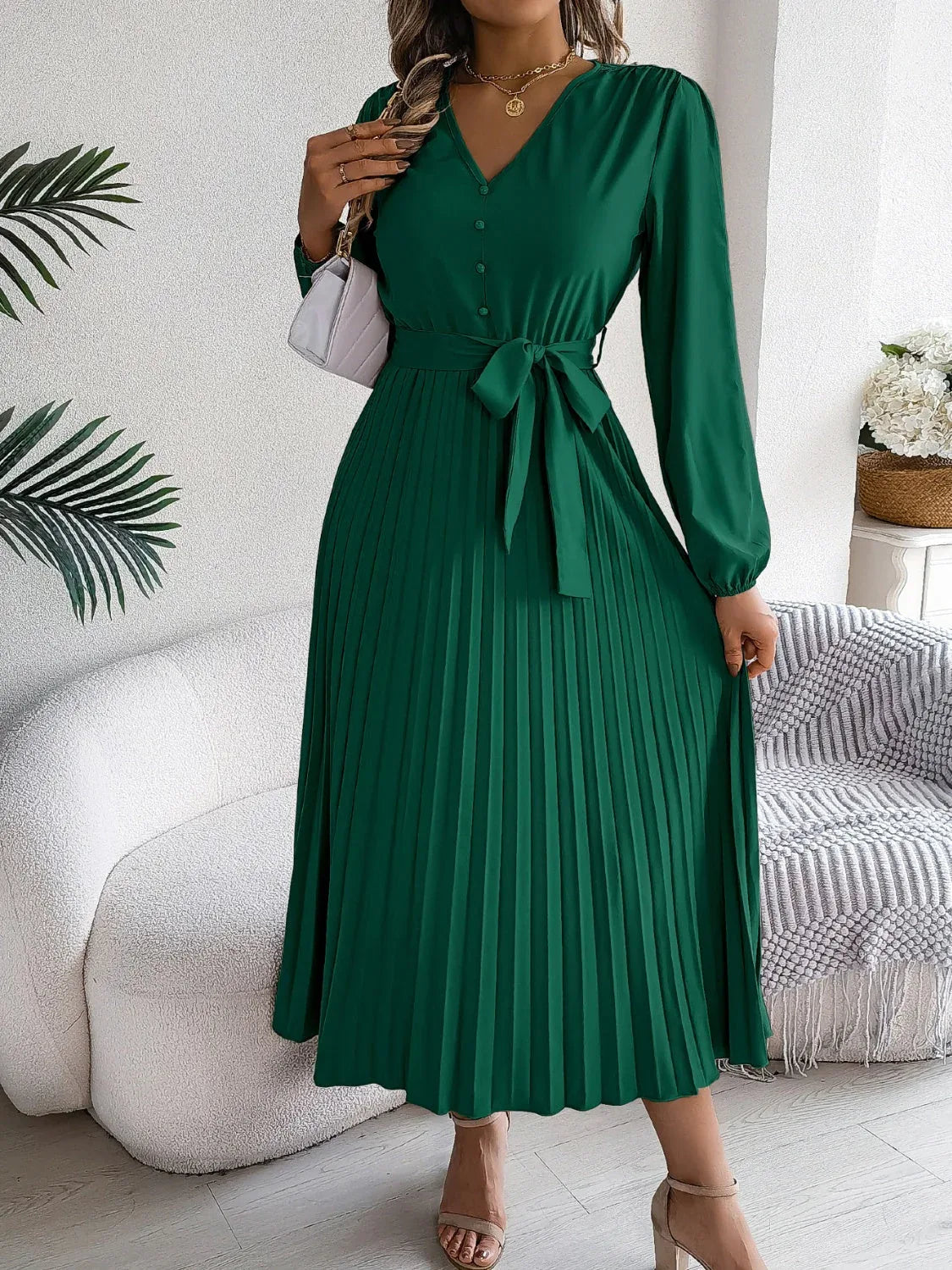 Vintage Khaki V-Neck Pleated Maxi Dress - WEUXS