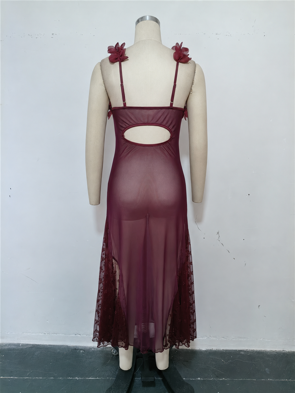 Elegant maxi slip dress with floral trim - View 7 | WEUXS
