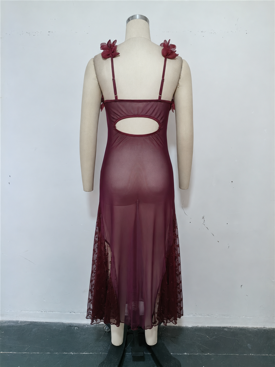 Elegant maxi slip dress with floral trim - View 7 | WEUXS