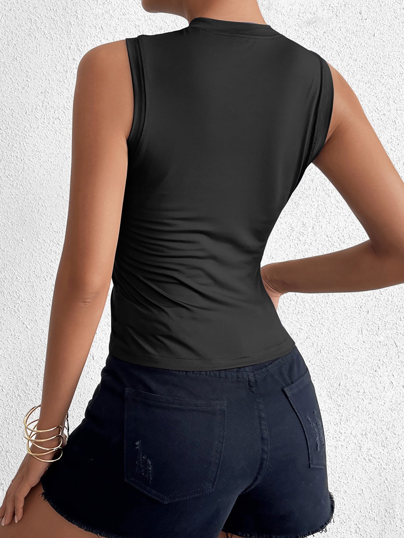 Women's crew neck sleeveless solid tank top - View 14 | WEUXS