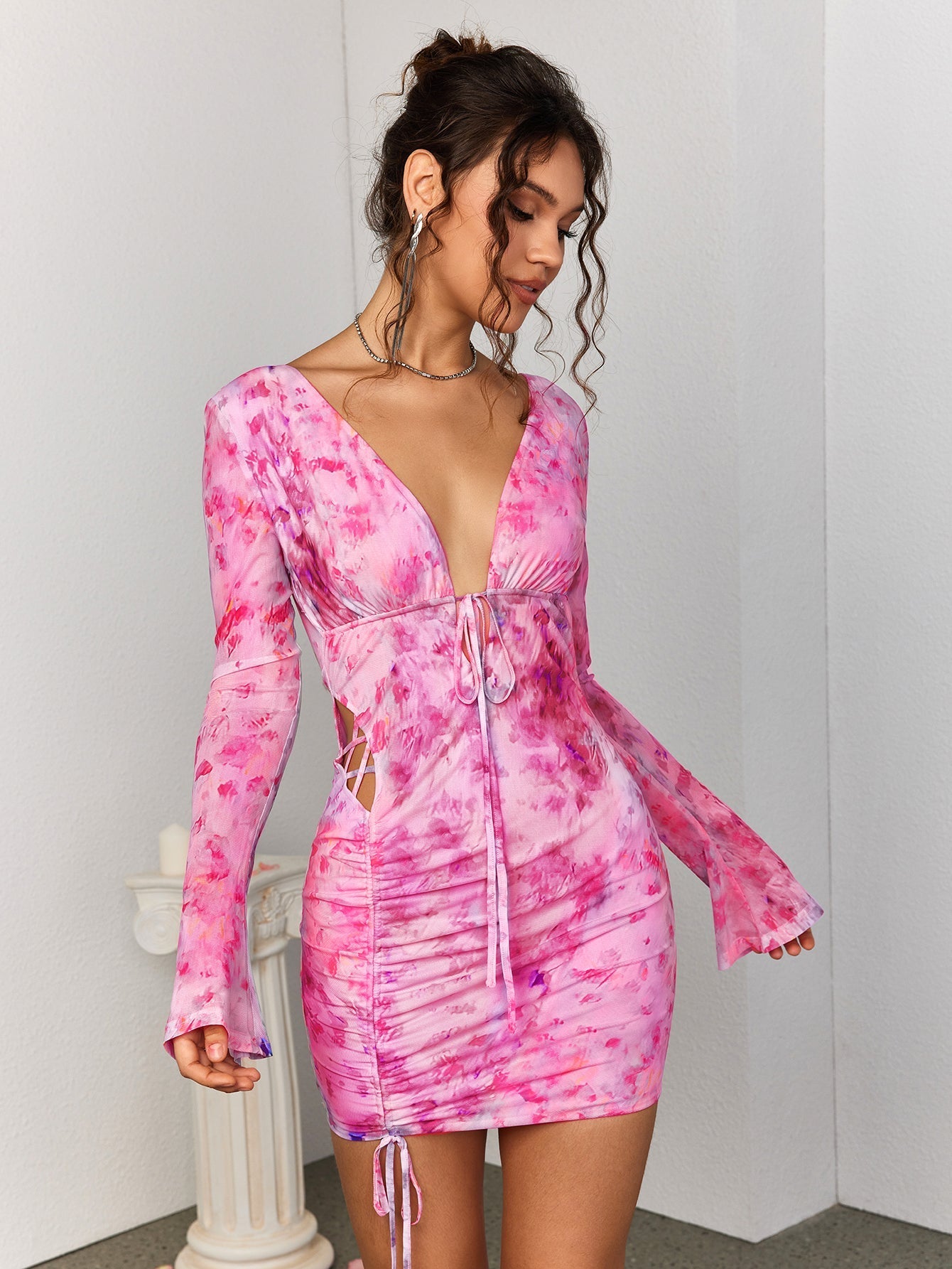 backless tie floral deep v-neck dress#color_pink