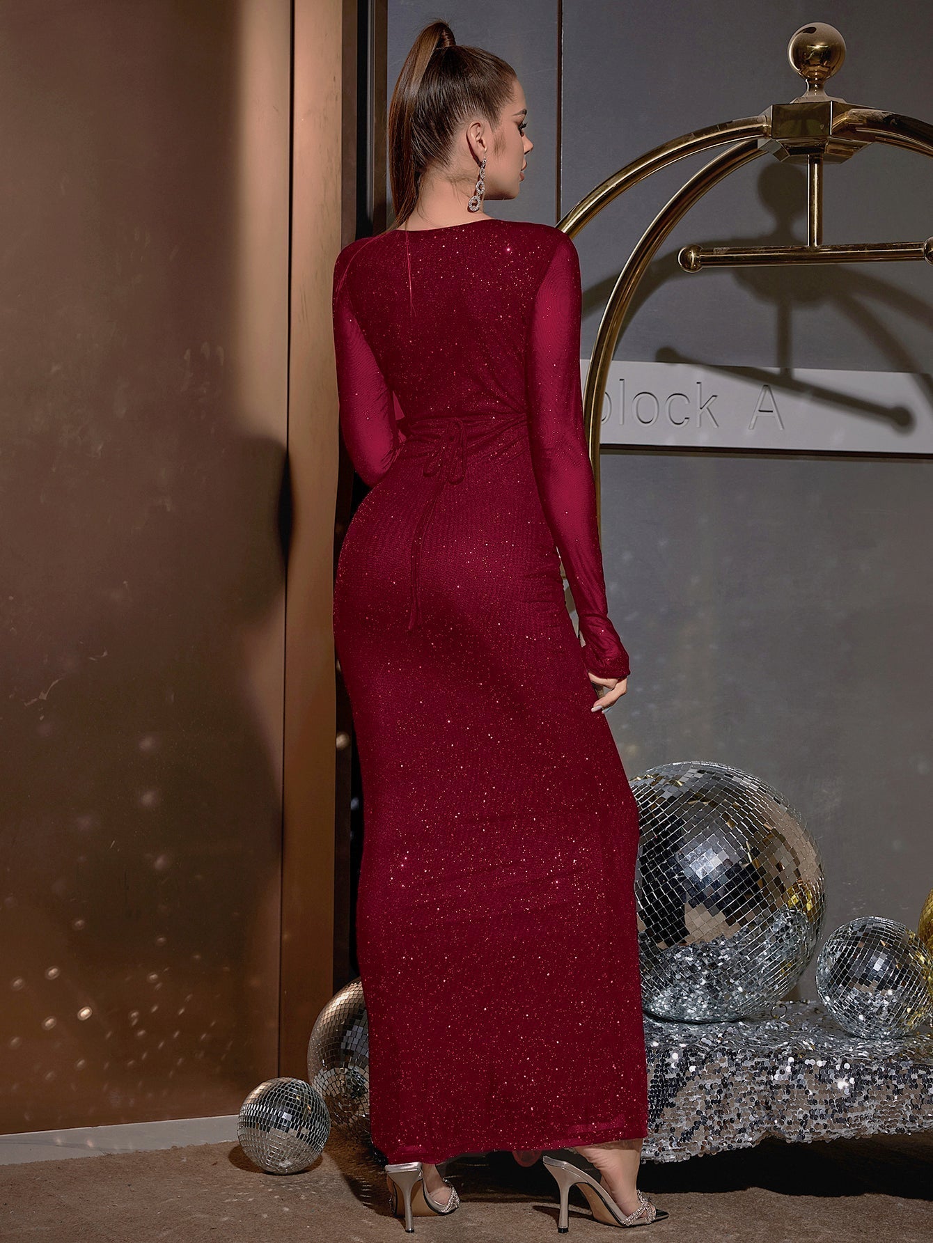 Black glitter maxi dress with V-neckline and tie back - View 8 | WEUXS