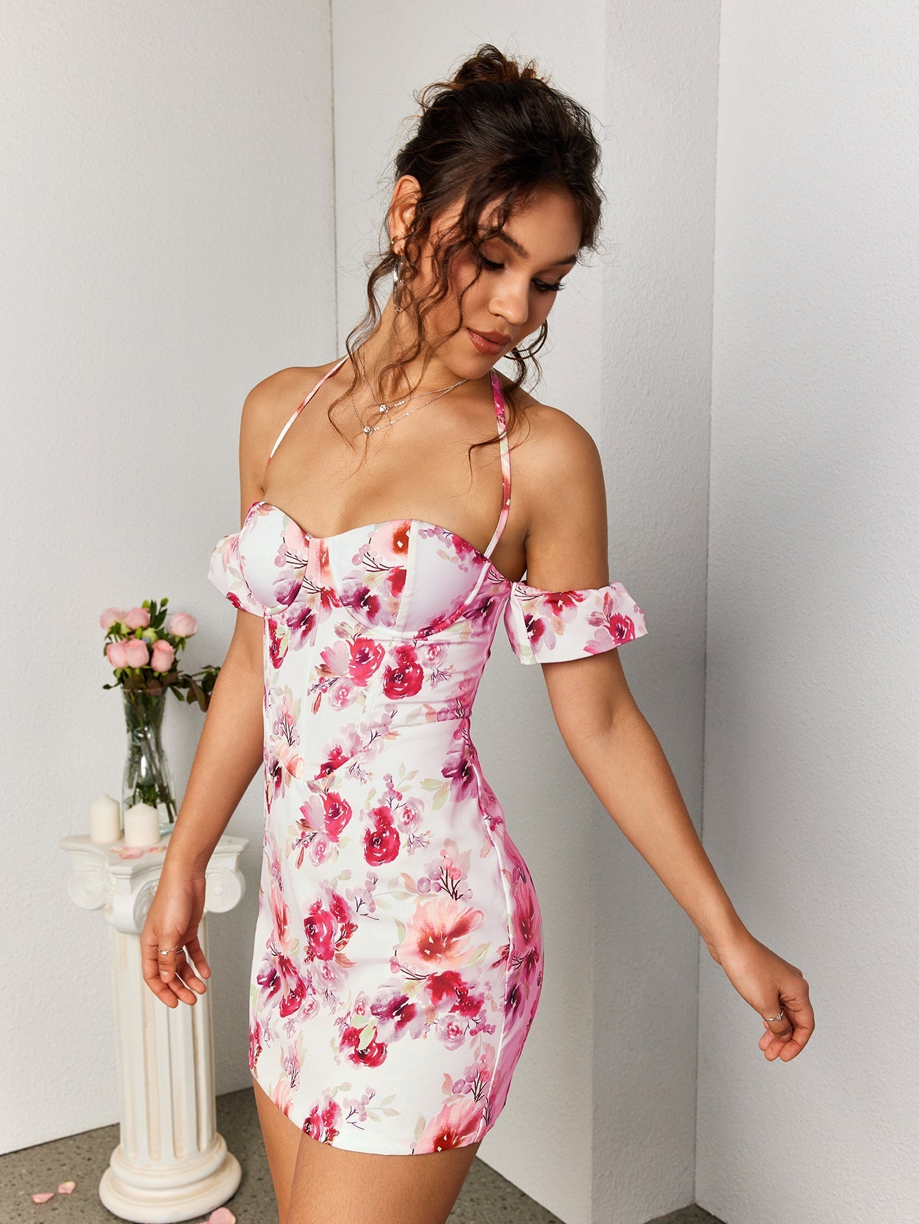 Floral halter neck mini dress - View 6 | WEUXS