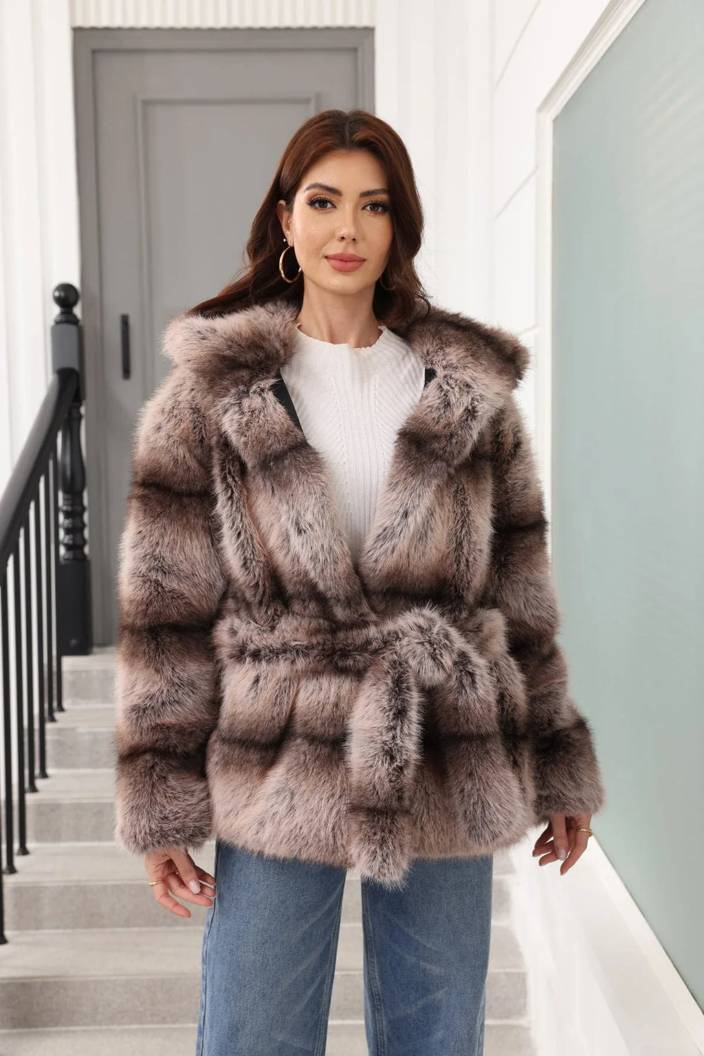 Faux fur hooded coat - View 7 | WEUXS