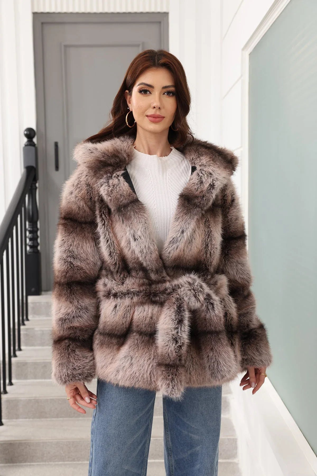 Faux fur hooded coat - View 7 | WEUXS