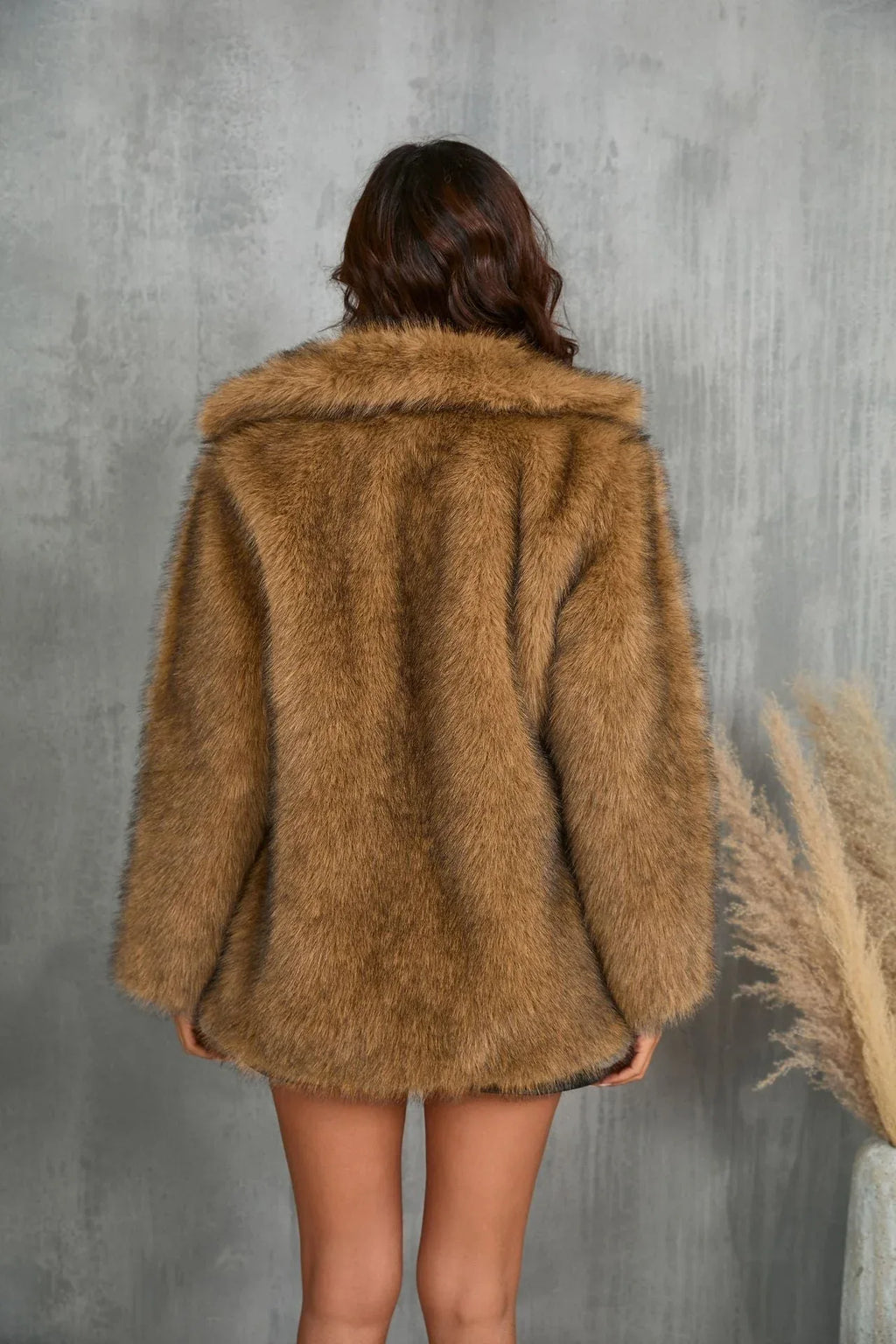 Faux fur lapel coat - View 6 | WEUXS