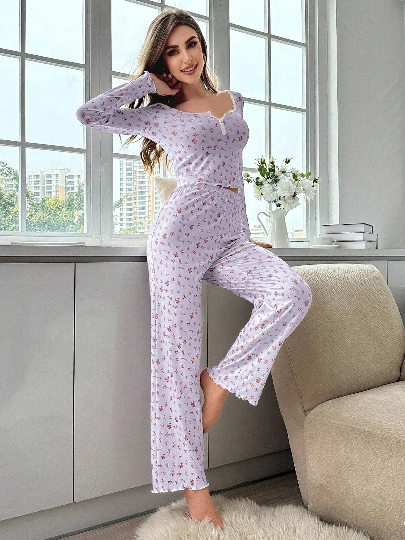 Ribbed floral pajama set with henley neckline and wide-leg pants - View 20 | WEUXS