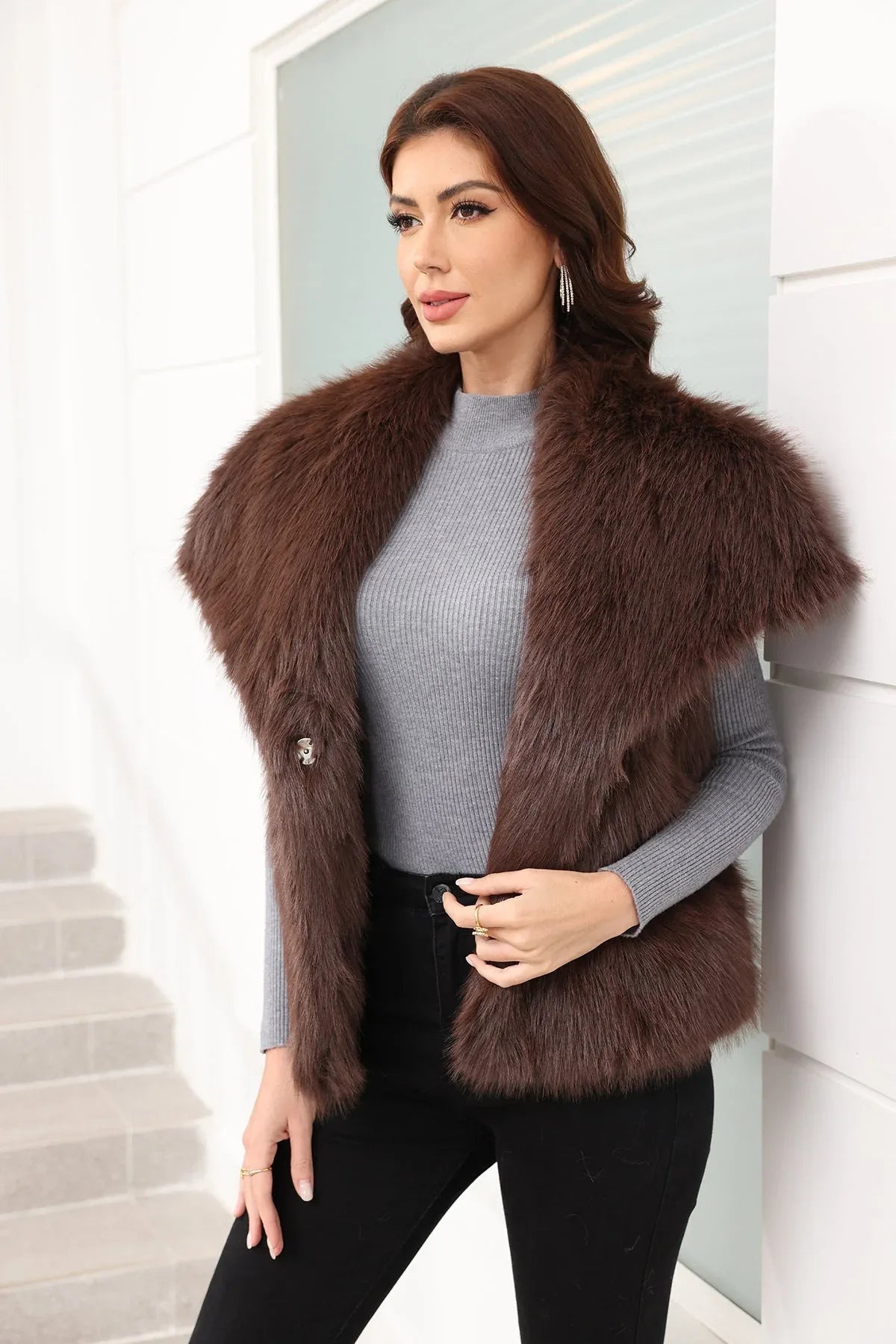 Oversized Lapel Faux Fur Vest - View 14 | WEUXS