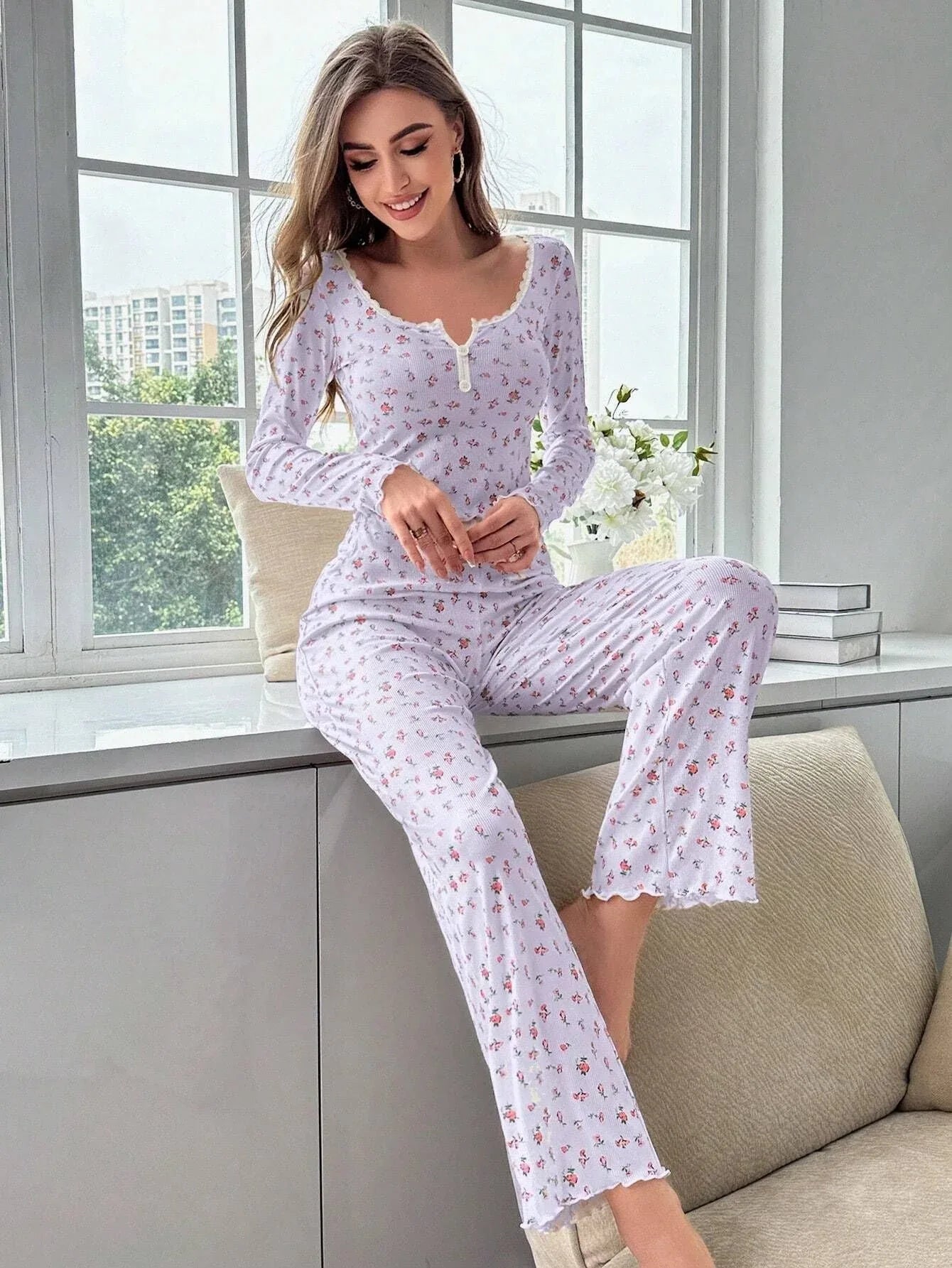 Ribbed floral pajama set with henley neckline and wide-leg pants - View 21 | WEUXS