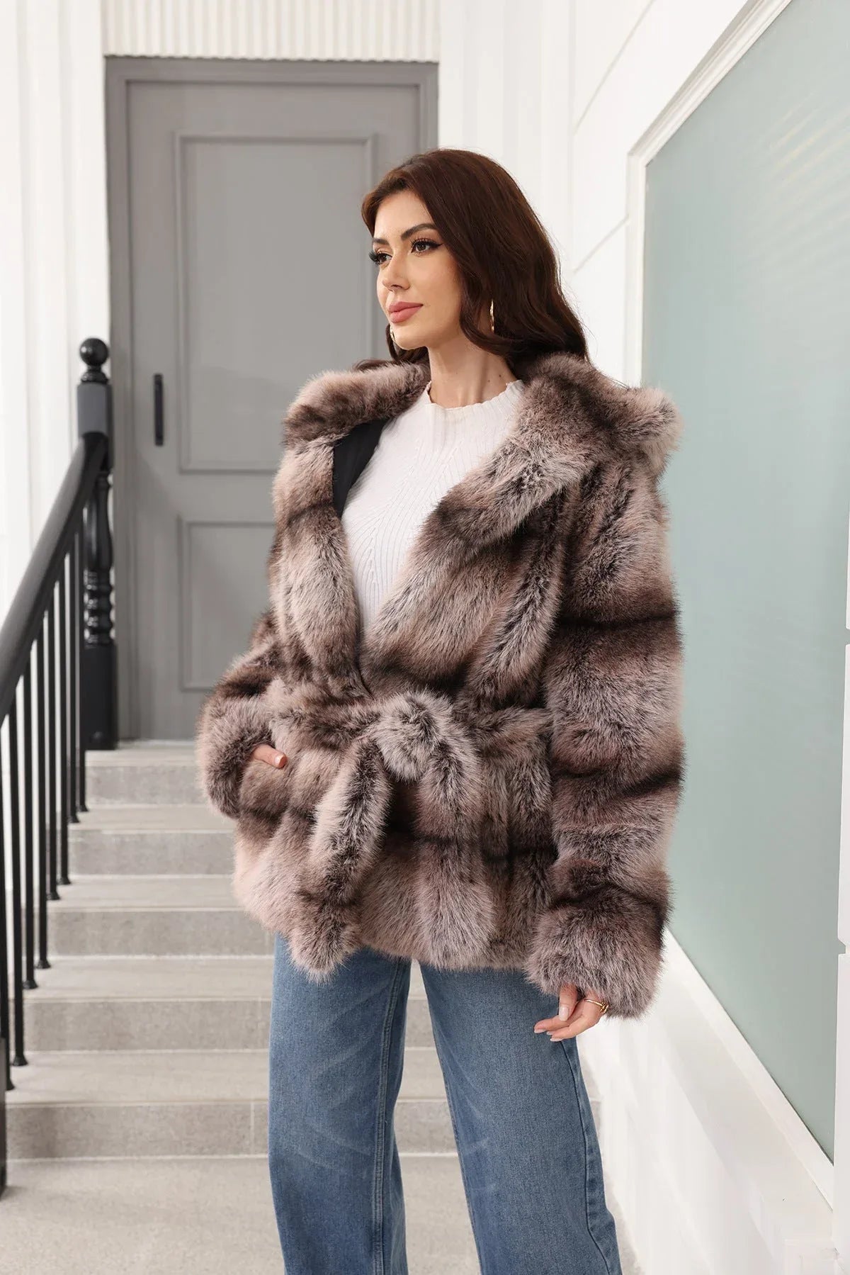 Faux fur hooded coat - View 10 | WEUXS