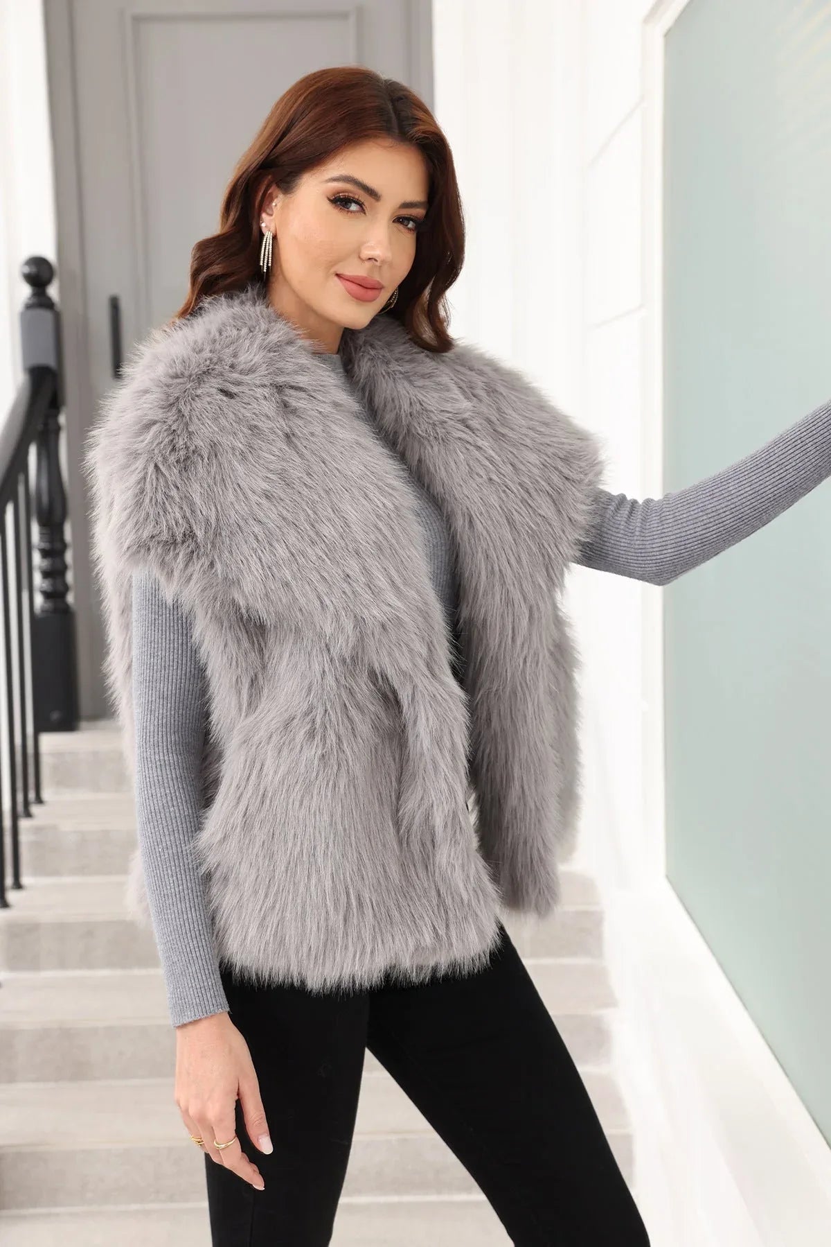 Oversized Lapel Faux Fur Vest - View 8 | WEUXS