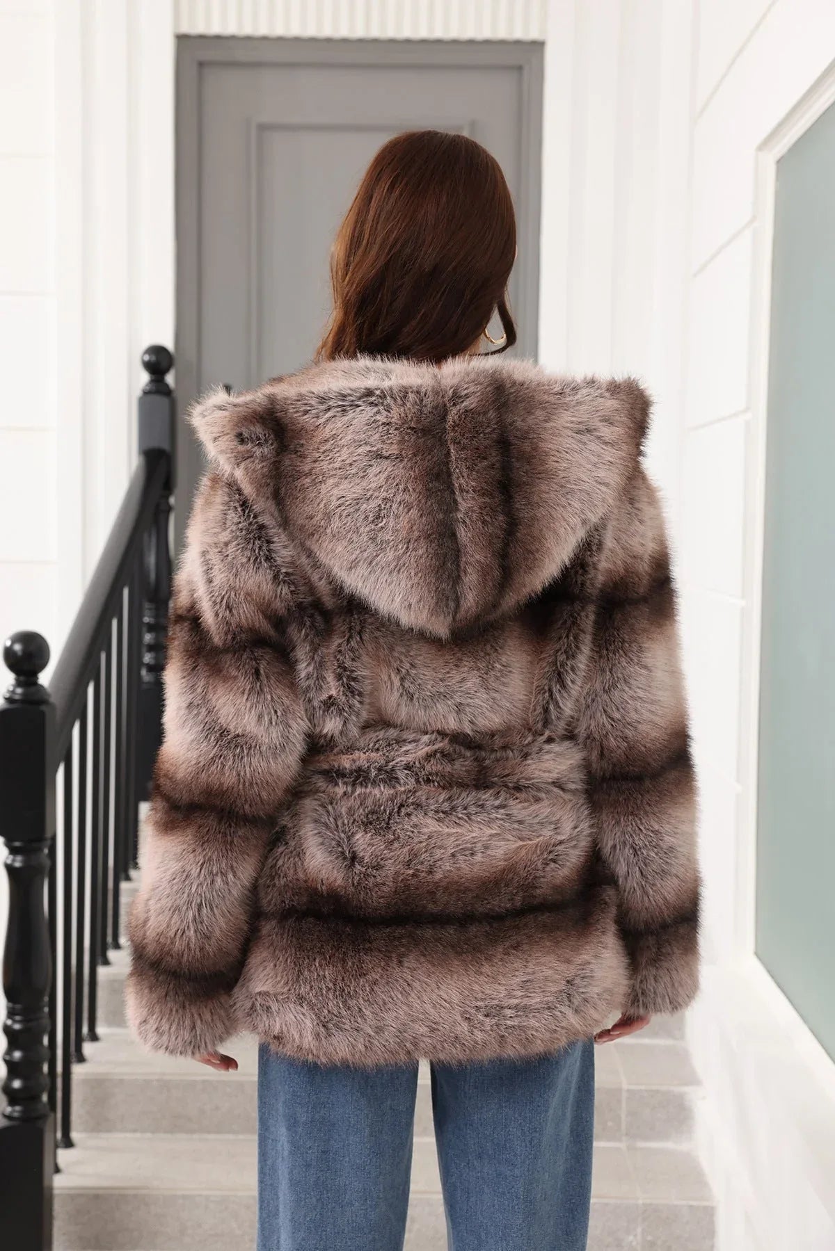 Faux fur hooded coat - View 8 | WEUXS