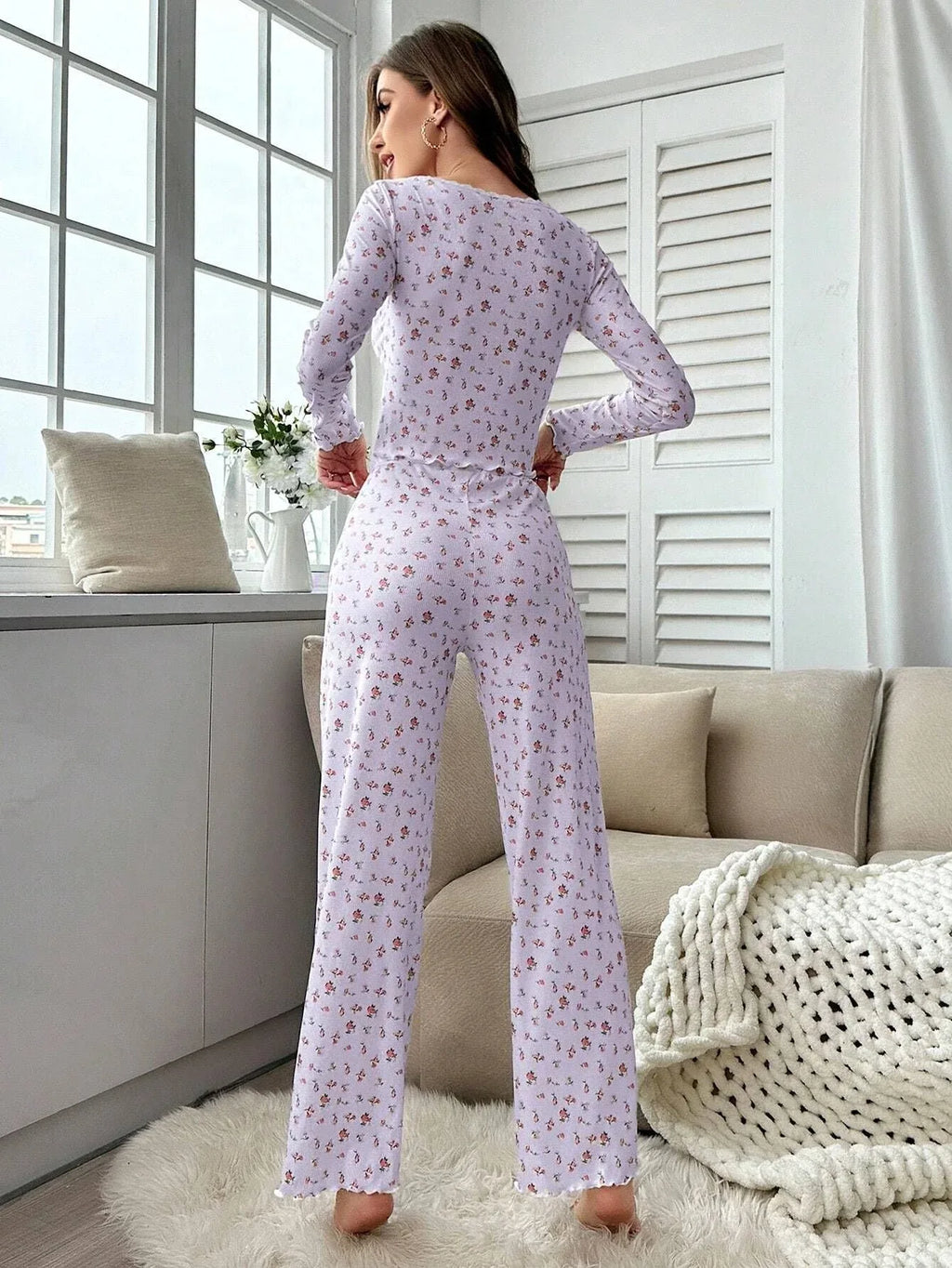 Ribbed floral pajama set with henley neckline and wide-leg pants - View 19 | WEUXS