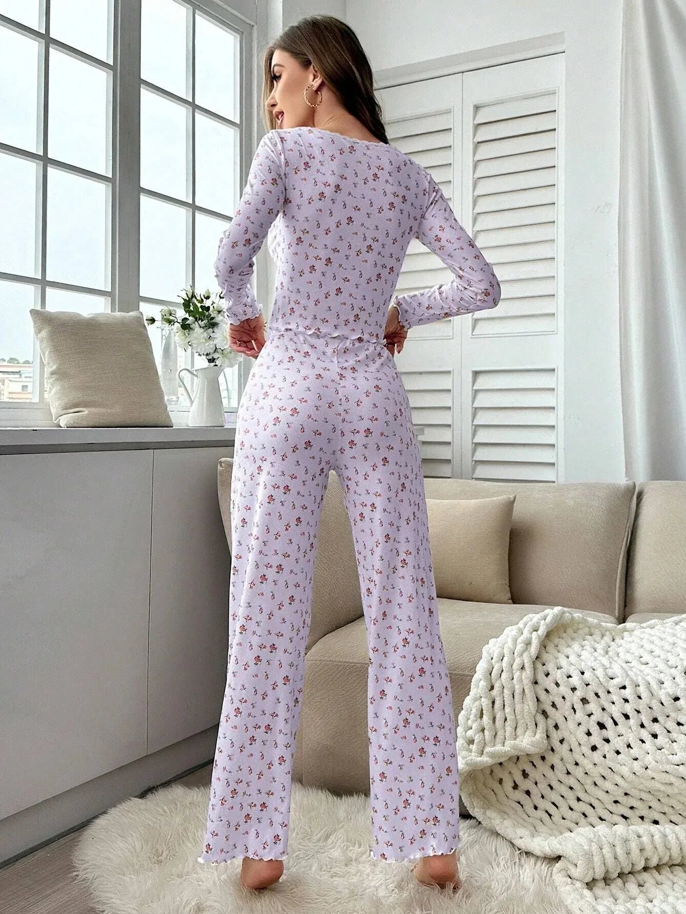 Ribbed floral pajama set with henley neckline and wide-leg pants - View 19 | WEUXS