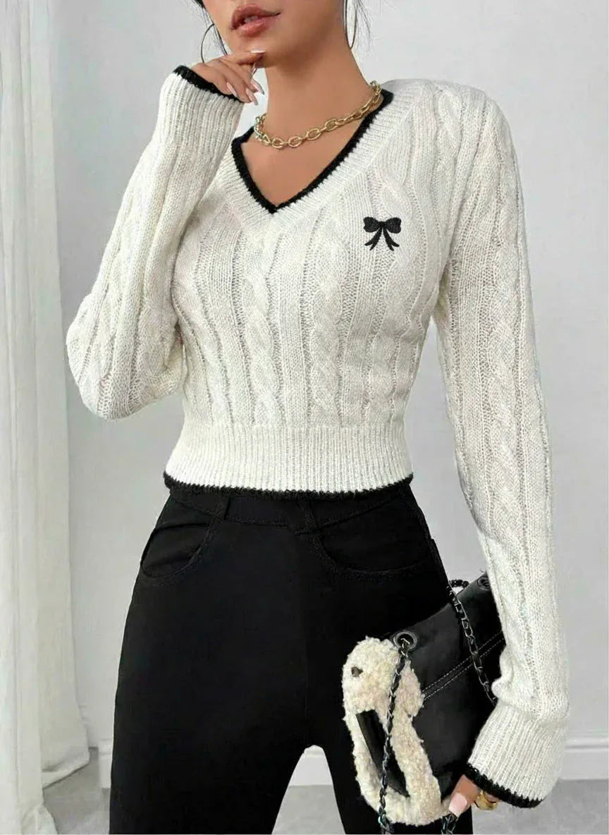 White cable knit sweater with black embroidered bow and contrast trim - View 7 | WEUXS