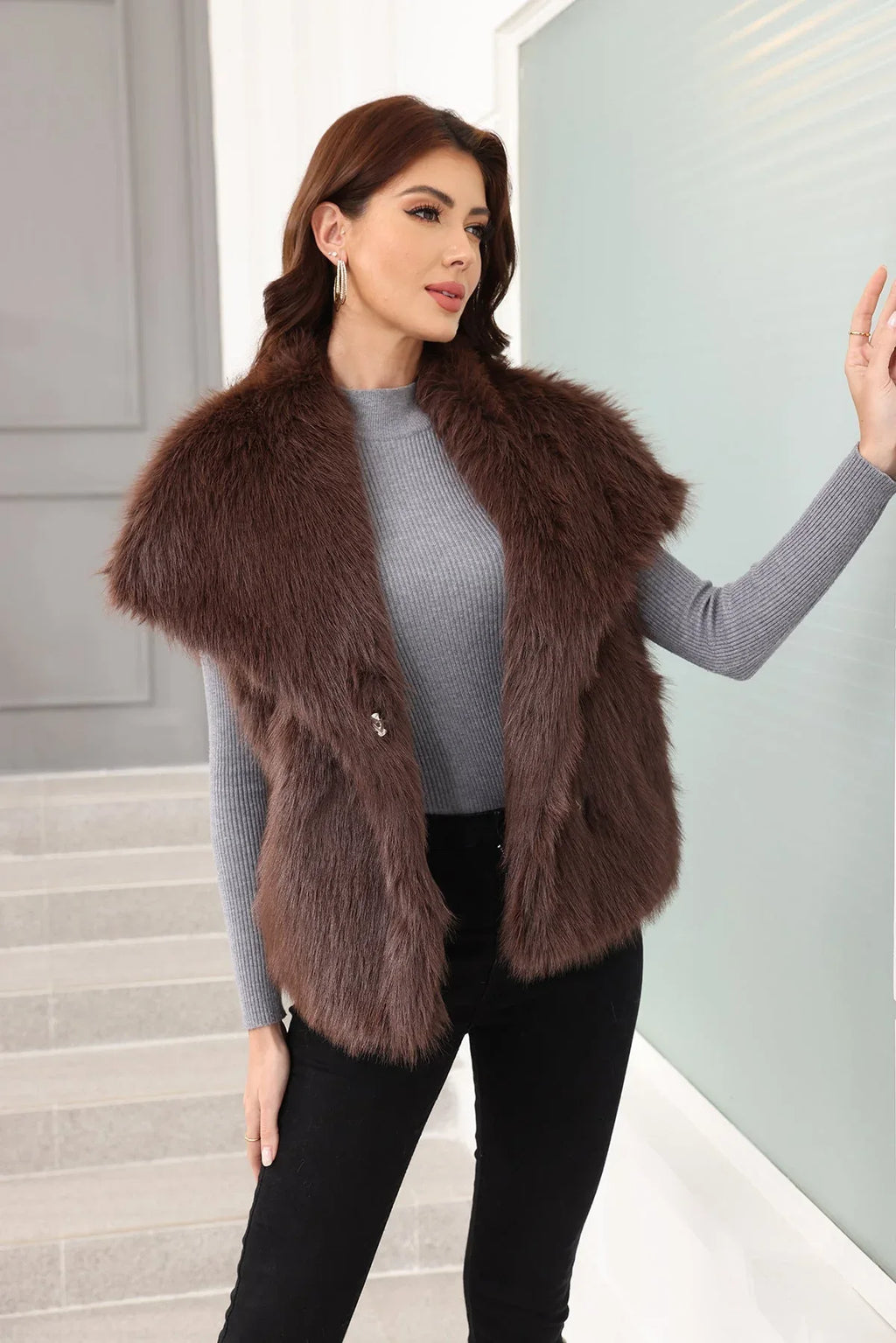 Oversized Lapel Faux Fur Vest - View 13 | WEUXS