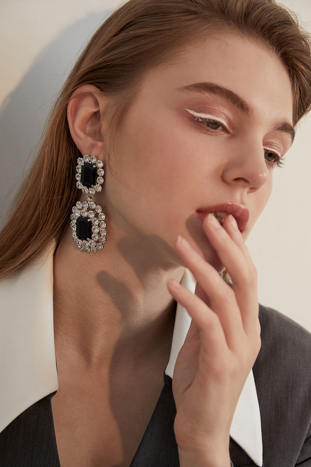 Dimond Dangle Earrings | Dress In Beauty