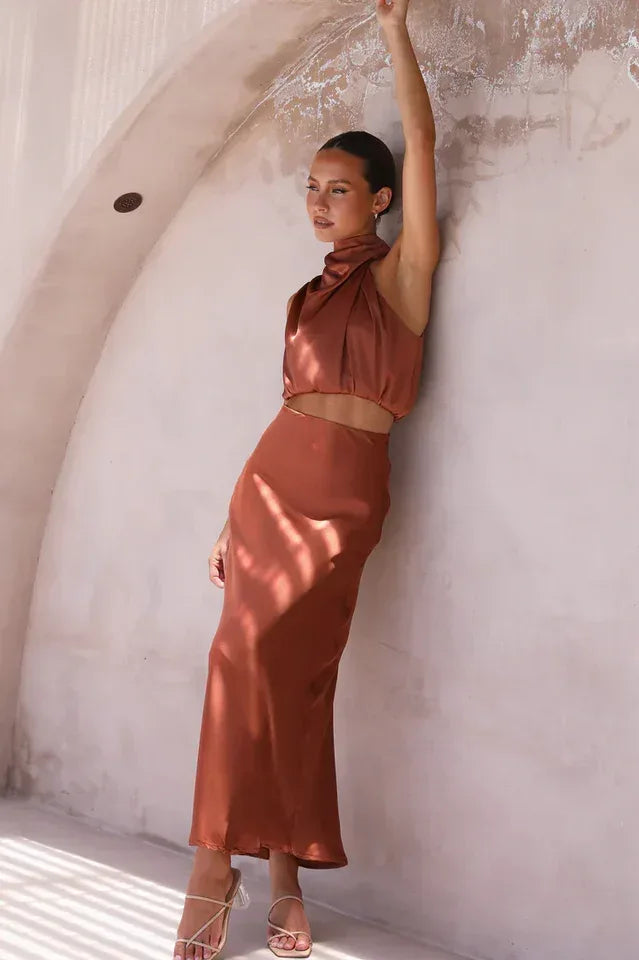 Halter neck crop top and maxi skirt set - View 18 | WEUXS