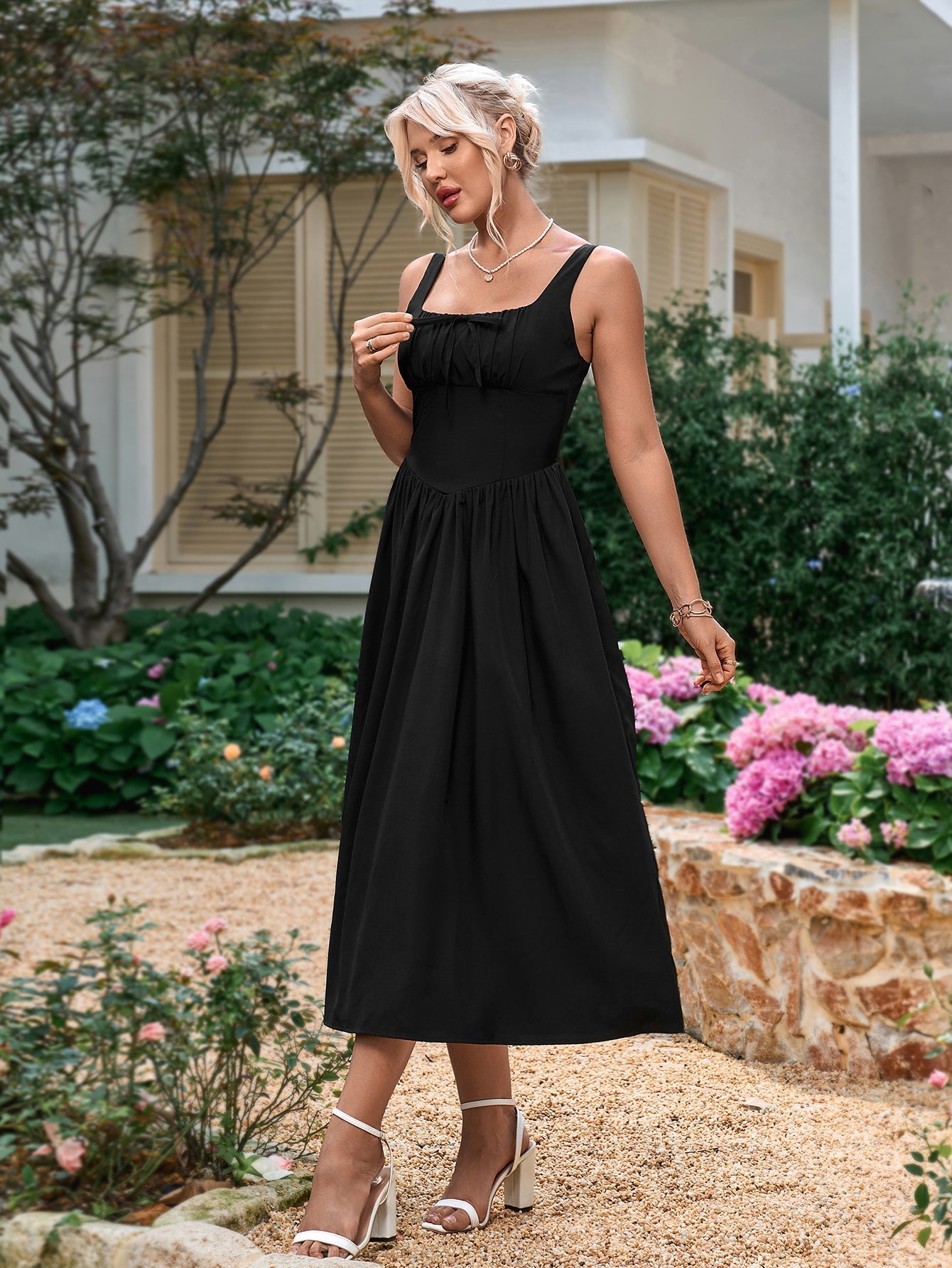 Midi sundress with square neckline and tie front detail - View 12 | WEUXS