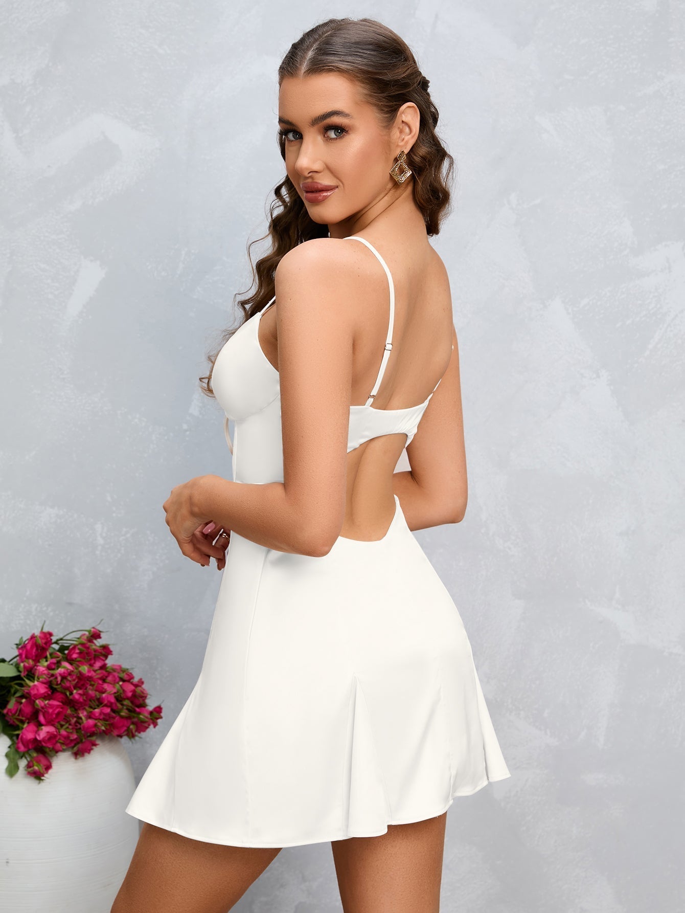 V-neck mini dress with cut out detail - View 8 | WEUXS