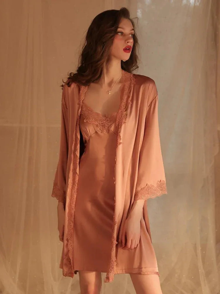 Pearl White Satin Lace Robe & Nightgown Set - WEUXS