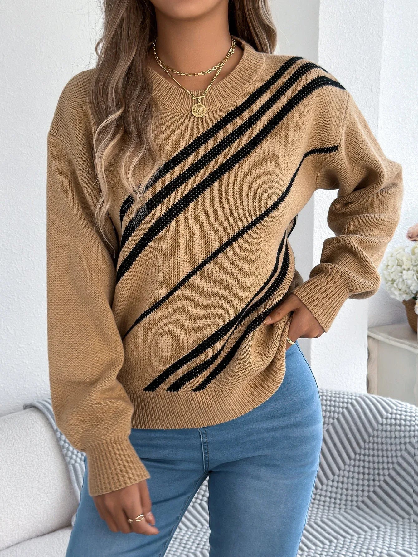 Diagonal Stripe Knit Crewneck Sweater - View 12 | WEUXS