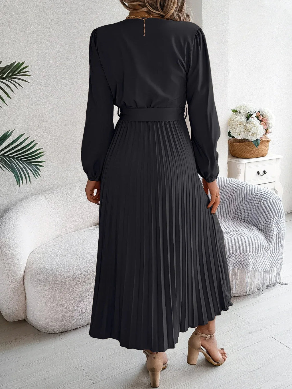 Vintage Khaki V-Neck Pleated Maxi Dress - View 26 | WEUXS