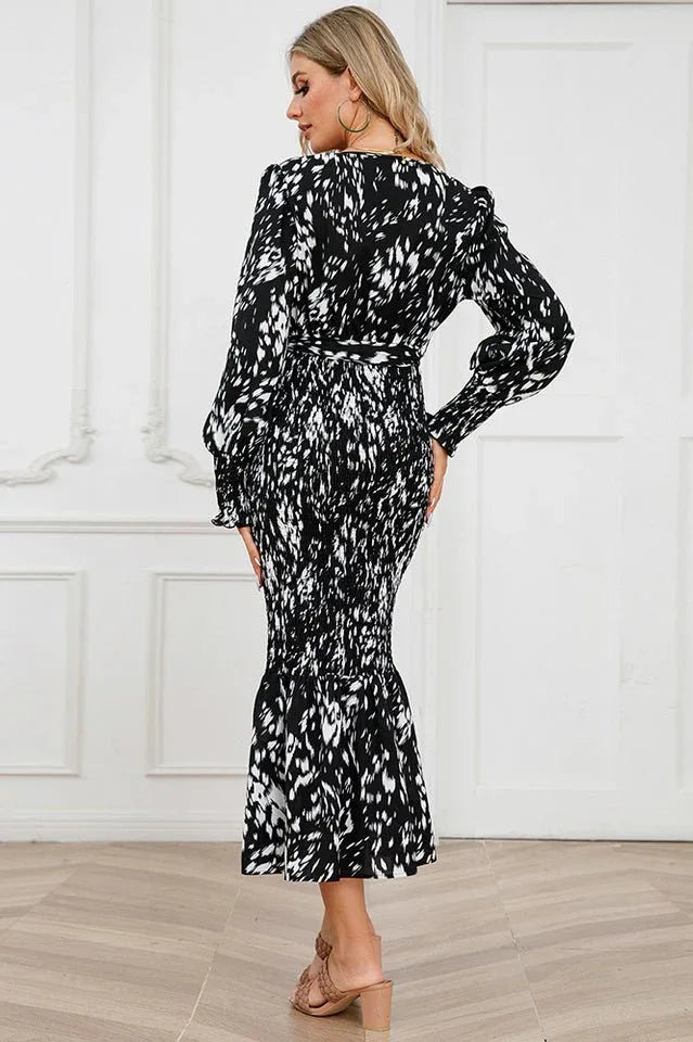 Printed V-Neck Smocked Midi Dress - View 9 | WEUXS