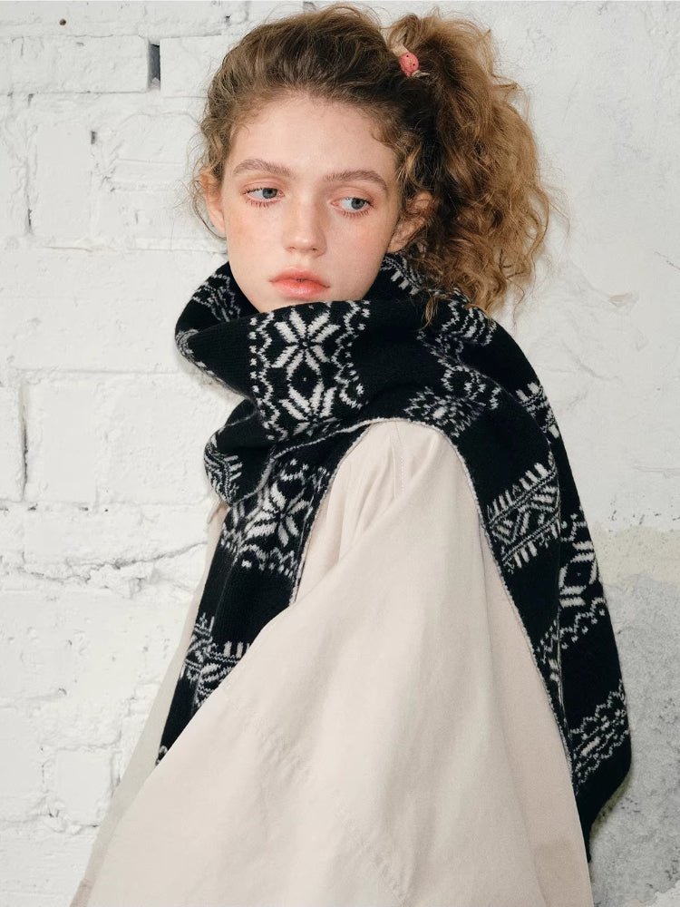 Reversible Nordic Snowflake Wool Blend Scarf Black - WEUXS