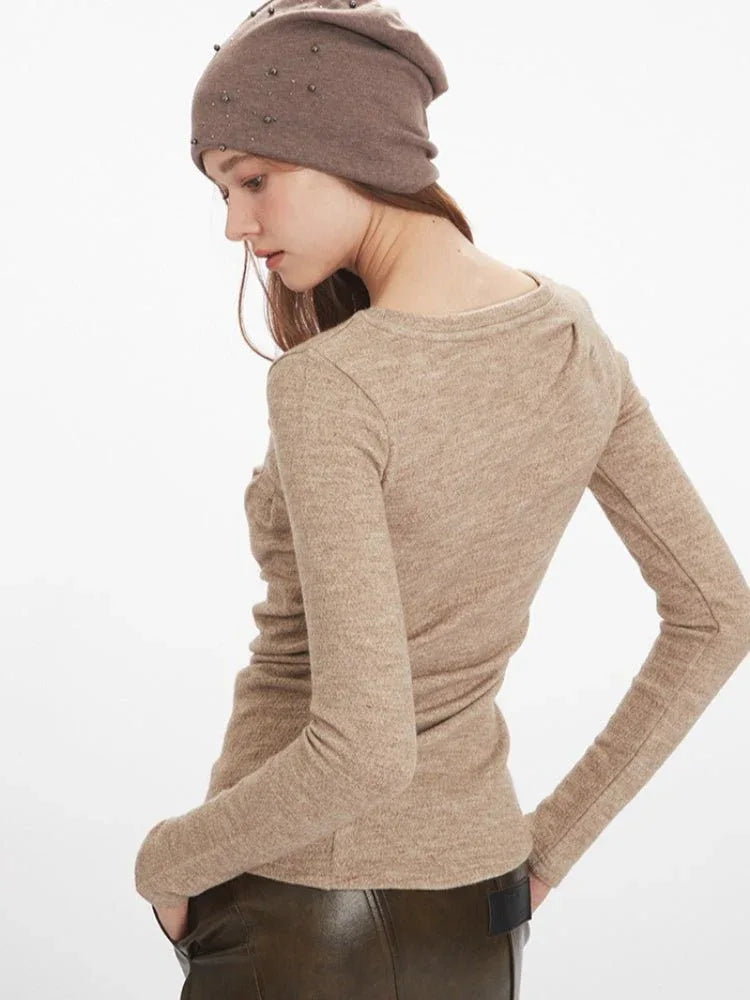 Asymmetrical knit top with ruching - View 6 | WEUXS