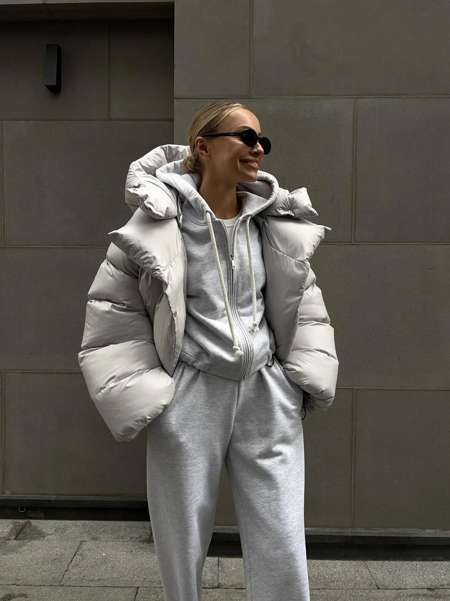 Oversized Hooded Puffer Jacket Secondary image