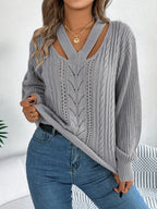 Cable knit V-neck sweater with cutout detail - View 9 | WEUXS